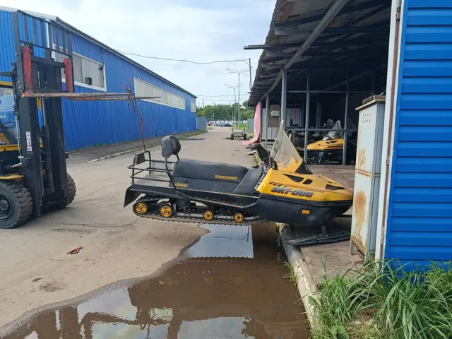 Продажа транспортного средства Спецтехника Снегоход SKI-DOO Skandic SWT (VIN)YK3S224084R000153