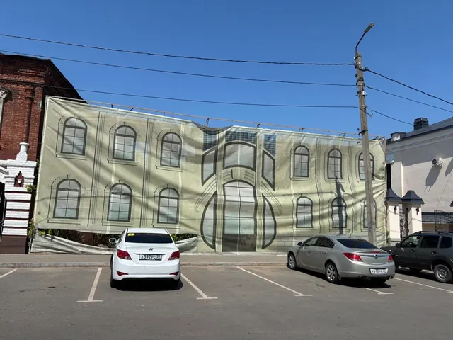 Продажа признанного непригодным для проживания жилого помещения по адресу: Ивановская область, г. Шуя, пл. Революции, д.8, кв.2, расположенного в многоквартирном доме, признанном аварийным и подлежащим сносу