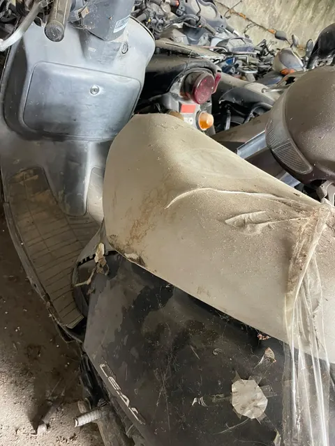 Мопед марки Honda Lead, год выпуска не установлен, без государственного регистрационного знака.