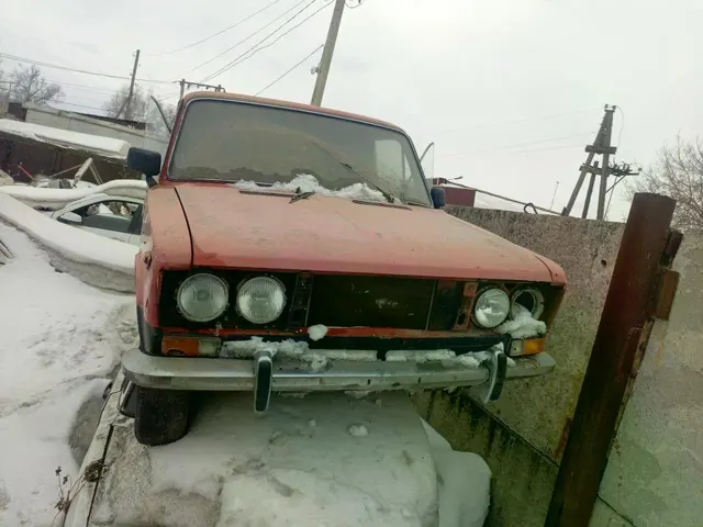 Автомобиль ВАЗ 21033, без г/н , 1981 г.в., кузов № 2103 1169553, двигатель № 5188626, цвет красный, комплектность и состояние  не проверялась данное  имущество обращено в доход государства. Находится в г. Ачинск  (Документы отсутствуют)