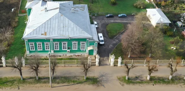 Имущество, находящееся в собственности Ярославской области, расположенное по адресу: Ярославская область, г. Переславль-Залесский, ул. Советская, д. 22, с земельным участком