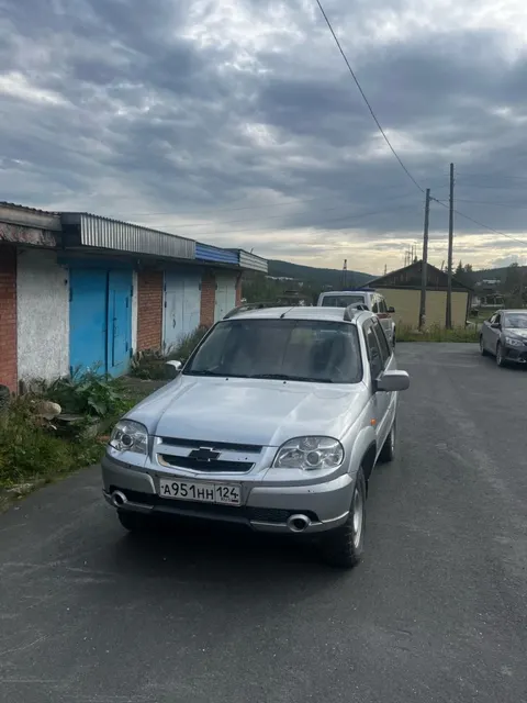 Автомобиль легковой CHEVROLET NIVA 212300-55, № двигателя 2123, 0311040 шасси (рама) № отсутствует, кузов (кабина, прицеп) № X9L212300A0298665, цвет кузова светло-серебристый металлик, (VIN) X9L212300A0298665