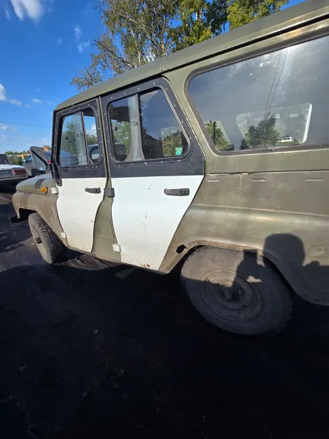 Автомобиль УАЗ-315146 легковой, 2001 год изготовления, идентификационный номер(VIN): XTT 31514610030261, ПТС 73 КК 050492, цвет защитный, регистрационный знак В 238 УН 28