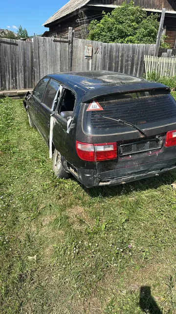 Автомобиль марки Toyota Caldina 1995 год выпуска,г/н М332ЕТ27,№ кузова ST1950069908, № двигателя 6835294,Объем двигателя 1998,000 см куб