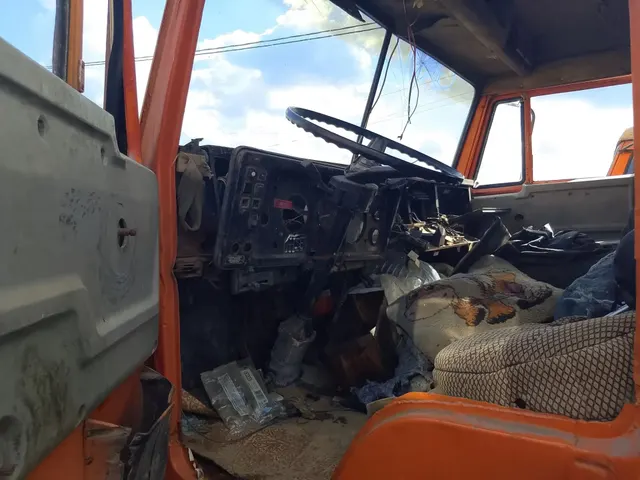 Автомобиль автосамосвал марки "КАМАЗ 55102"