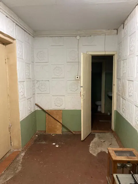 Нежилое помещение площадью 95,8 кв.м, с кадастровым номером 76:23:010101:139996, расположенного по адресу: Ярославская область, г. Ярославль, пр-кт. Авиаторов, д. 145, пом. I