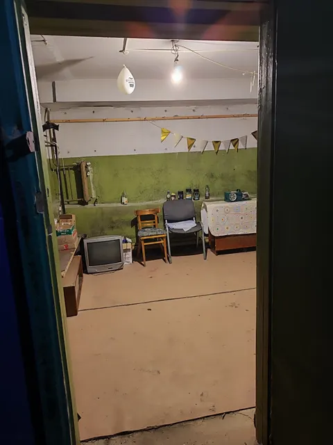 нежилое помещение № 20 площадью 21 кв.м (г. Вуктыл, проезд Пионерский, дом 1а, цокольный этаж)