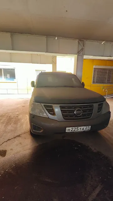 Автомобиль Nissan Patrol, легковой универсал, 2012 года выпуска.