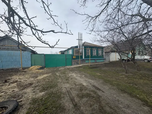 Лот № 18 (повторные торги). Жилой дом площадью 55,3 кв. м, кадастровый номер 36:27:0011018:126, земельный участок площадью 780 кв. м, кадастровый номер 36:27:0011018:50, расположенные по адресу: Воронежская область, Россошанский район, г. Россошь, ул. Мордовцева, д. 17 - принадлежащие Ардановой М.В.