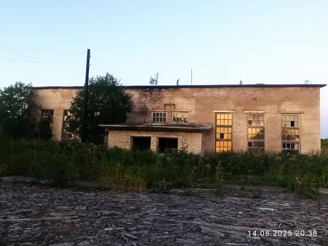 Здание ПТО  с земельным участком по адресу: Российская Федерация, Архангельская область, муниципальный округ Каргопольский, д. Кузино, ул. Производственная, д. 6