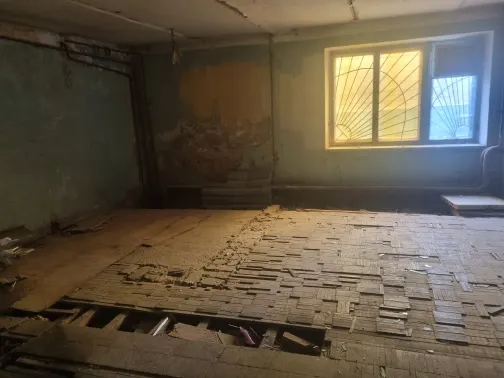 Нежилое помещение, общей площадью 254,6 кв.м, расположенное по адресу: Челябинская область, г. Троицк, кв-л 10-й, д. 2, пом. 1