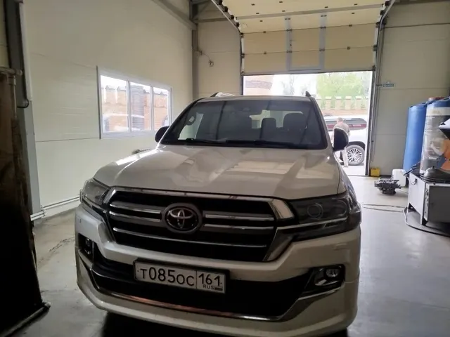 Легковой автомобиль Toyota Land Cruiser 200, 2020 г.в., г/н Т085ОС161, VIN JTMCV02J204308073, белого цвета, на ходу, должник ООО СМР-1 (ИНН 6155069599), (Поручение ТУ Росимущества в РО от 27.08.2026 № 61-1402-У). Адрес (местоположение): Ростовская область, г. Шахты, ул. Советская, 187/189.
