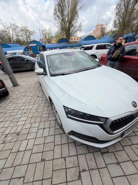 Должник ГУП ДНР "РЦ "ТОРГОВЫЙ ДОМ "УГОЛЬ ДОНБАССА". Автомобиль легковой комби (хэтчбек) SKODA OCTAVIA, 2021 г.в., регистрационный номер Е870УЕДНР, цвет белый, VIN: XW8AN4NX8NH008301, ТС 290740. Нач. цена: 1355699,38 руб., в т.ч. НДС 22%. Задаток: 203 360 руб.