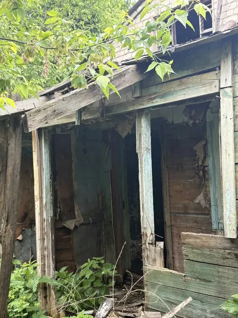 Продажа на аукционе признанного непригодным для проживания жилого помещения с ограниченным уровнем благоустройства, расположенного по адресу: Ивановская область,   г. Шуя,  ул. 1-я Железнодорожная, д.134, кв.1