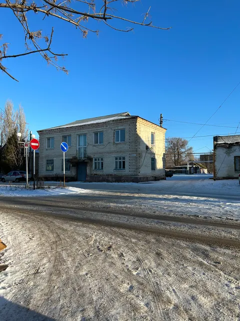 Продажа посредством публичного предложения - земельного участка площадью 284 кв.м, (реестровый номер федерального имущества П11640000236), кадастровый номер: 64:17:190312:13, с расположенным на нем объектом недвижимого имущества - нежилое двухэтажное административное здание, площадью 186,8 кв.м, (реестровый номер федерального имущества П12640003303), кадастровый номер 64:17:190312:80, по адресу: Саратовская область, р-н Краснокутский, г. Красный Кут, ул. Комсомольская, д. 36,