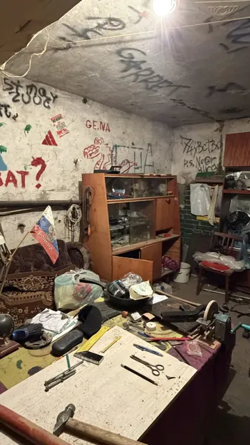 нежилые помещения, расположенные по адресу: г. Астрахань, Ленинский район, ул. Латышева, д. 4, пом. 002, ком. 4, площадью 4,2 кв.м, кадастровый номер 30:12:020287:1565; ком. 5, площадью 34,0 кв.м, кадастровый номер 30:12:020287:1564