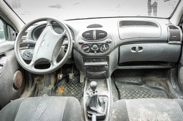 Автомобиль легковой, марка, модель ТС: Lada, 111730, Lada Kalina; 2011 года выпуска, идентификационный номер (VIN): XTA111730C0177644; модель и номер двигателя – 11183, 5630784, цвет кузова – сине-черный, в муниципальной собственности Елецкого муниципального округа Липецкой области Российской Федерации