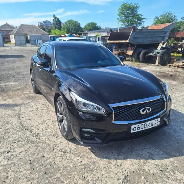 ТС INFINITI Q70, 2015 г.в, цвет - черный.