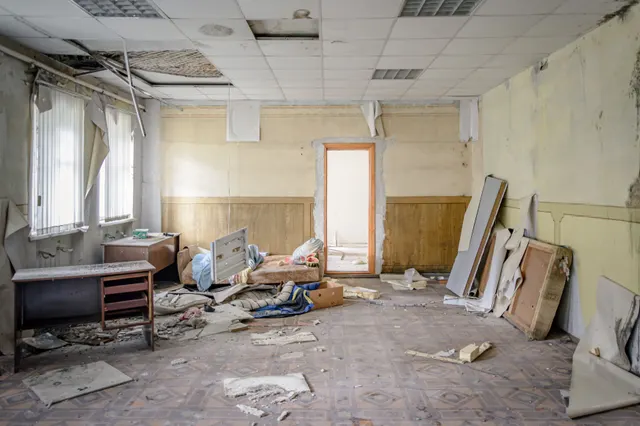 1) Земельный участок, площадь 3023 +/- 38 кв.м., кадастровый номер: 48:07:1190504:9, расположенный по адресу: Липецкая область, р-н Елецкий, с/п Воронецкий сельсовет, с. Воронец; 2) Здание, назначение: нежилое, наименование: здание конторы, площадь 393 кв. м., кадастровый номер: 48:07:1190403:140, расположенное по адресу: Липецкая область, м.о. Елецкий, с. Воронец, ул. Клубная, д.20.