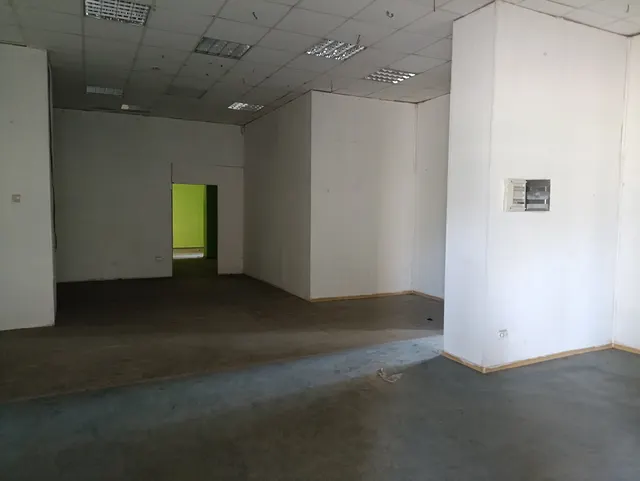 Нежилое помещение, площадью 367,9 кв.м., кадастровый номер 27:22:0030607:822, имеющее местоположение: Хабаровский край, г. Комсомольск-на-Амуре, ул. Кирова, д. 49, пом.I (3-9, 12-20, 22-25)