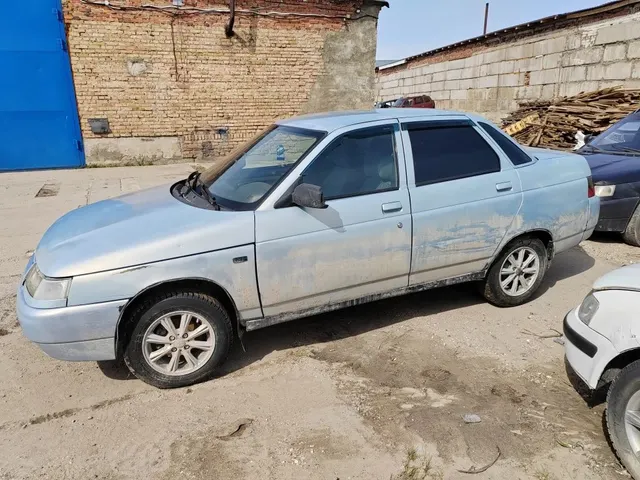 Автомобиль ВАЗ 21102, г.в. 2004, VIN: XTA21102040726276, г/н: Р949ХУ11, Документы: СТС и ПТС имеются, Ключи: Нет, Примечание: Серебристо желтого цвета, имеются повреждения заднего бампера, имеется двигатель, аккумулятор снят. АС ПИБИ: 11-009322-1