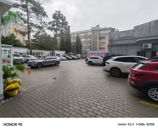 аренда мощения (парковка), общей площадью 1 529,0 кв. м., расположенного по адресу: Республика Крым, г. Ялта, ул. Киевская, д. 4, общей начальной минимальной стоимостью 345 894 (триста сорок пять тысяч восемьсот девяносто четыре) рубля 81 копейка арендной платы в месяц (без учета НДС), сроком на 11 (одиннадцать) месяцев