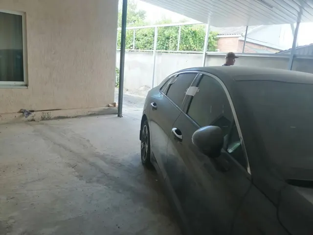 Легковой автомобиль Kia K5, 2021 г.в., г/н А070ЕН761, VIN XWEG6417BM0004763, черного цвета, коробка автомат, кузов без видимых повреждений, стекла зеркала в целостности, салон без потертостей и повреждений, приборная панель целая, диски литые, резина WESTLAKE R18, имеется неисправность в коробке передач, в залоге, должник Джафаров А.М., (Поручение ТУ Росимущества в РО от 22.09.2026 № 61-1681-У). Адрес (местоположение): Ростовская область, п. Целина, ул. 4-я Линия, д. 85.