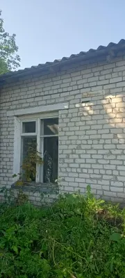 Земельный участок и административное здание по адресу: Псковская область, м.о. Струго-Красненский, рп. Струги Красные, ул. Граничная, д. 1 А