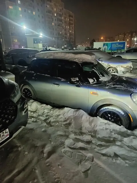 Легковой автомобиль комби (хэтчбек) MINI COOPER, 2015 г.в., г/н A264УO124, VIN WMWXS5C56FT837739, номер кузова WMWXS5C56FT837739, номер двигателя B57D30B60946372, цвет серый. Начальная цена продажи 954 000 руб. руб. Задаток 143150 руб.