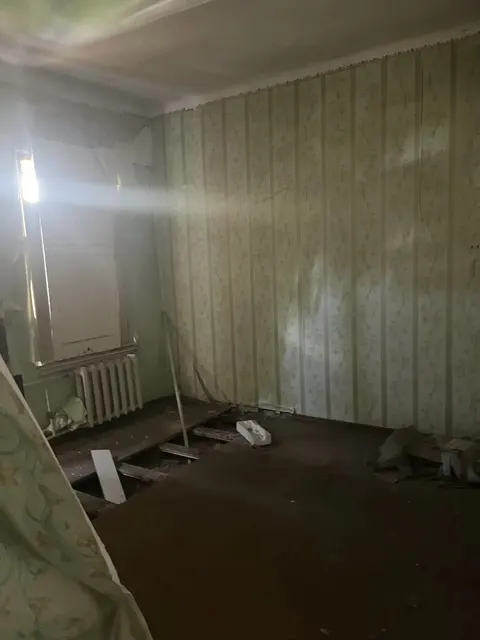 Нежилое здание общей площадью 268,5 кв.м с кадастровым номером 22:63:050322:46, являющееся  объектом культурного наследия «Особняк купеческий», нач. XX в., включенным в единый государственный реестр объектов культурного наследия (памятников истории и культуры) народов Российской Федерации, находящееся в неудовлетворительном состоянии, расположенное по адресу: г.Барнаул, ул.Никитина, 128