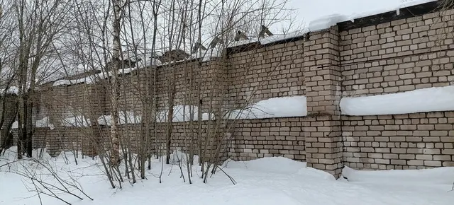 Здание зерносклада на 1000 тонн площадью 402,8 кв.м., с кадастровым номером 29:01:070206:403, расположенное по адресу: Российская Федерация, Архангельская область, м.о. Вельский, д. Степанковская, ул. Центральная, д. 46 к. 7 и земельный участок площадью 1032 кв.м., с кадастровым номером 29:01:070206:408, по адресу: Российская Федерация, Архангельская область, м.о. Вельский, д. Степанковская, ул. Центральная, з/у 46/7.