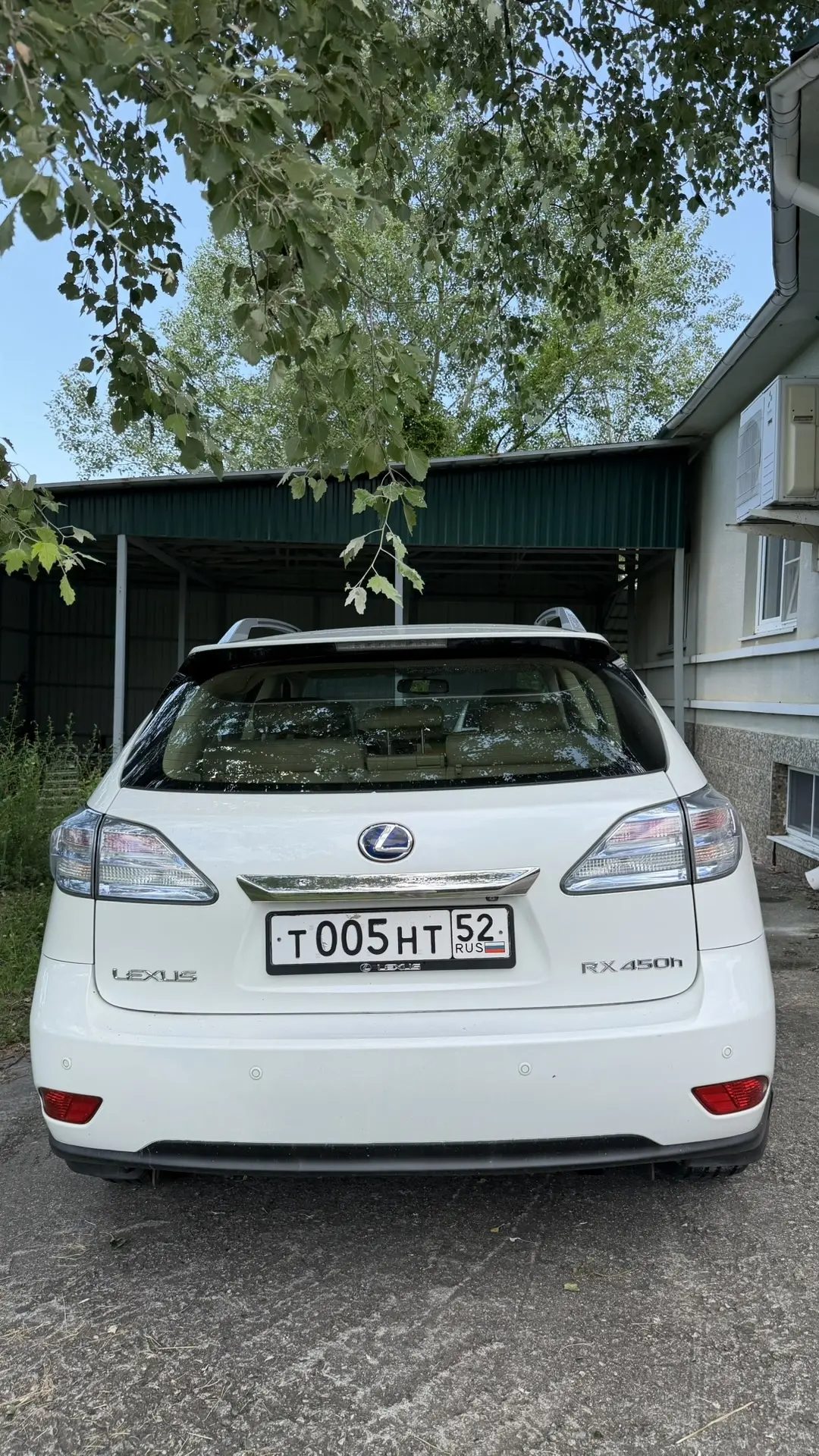 автомобиль марки LEXUS RX450H, идентификационный номер JTJBC11A502009419, 2009 года выпуска, №двигателя 2GR J116450. кузов (кабина, прицеп) № JTJBCI1A5020094I9, цвет: перламутрово-белый, регистрационный знак Т0051ТГ52. Автомобиль находится в залоге у Прямиловой Елены Владимировны, 29.05.1957г.р., запись на сайте Федеральной нотариальной палаты № 2024-009-279366-098 от 29.03.2024. Номер двигателя и WIN не соответствуют первичным.
