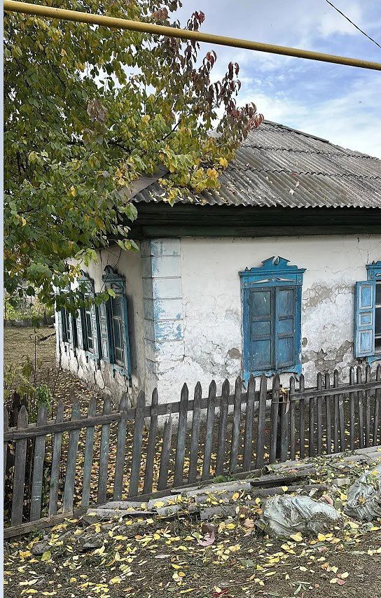 -Дом блокированной застройки Адрес: Россия, Новосибирская область, Искитимский район, деревня Чуприно, ул. Саратовская, д. 17, кв. 2 -Земельный участок 3181 кв.м. кад. №54:07:041301:19 категория/ВРИ-ЗНП/ЛПХ право собственности Дом 54,7 кв.м. кад №54:07:041301:276 этажность 1 стены кирпичные