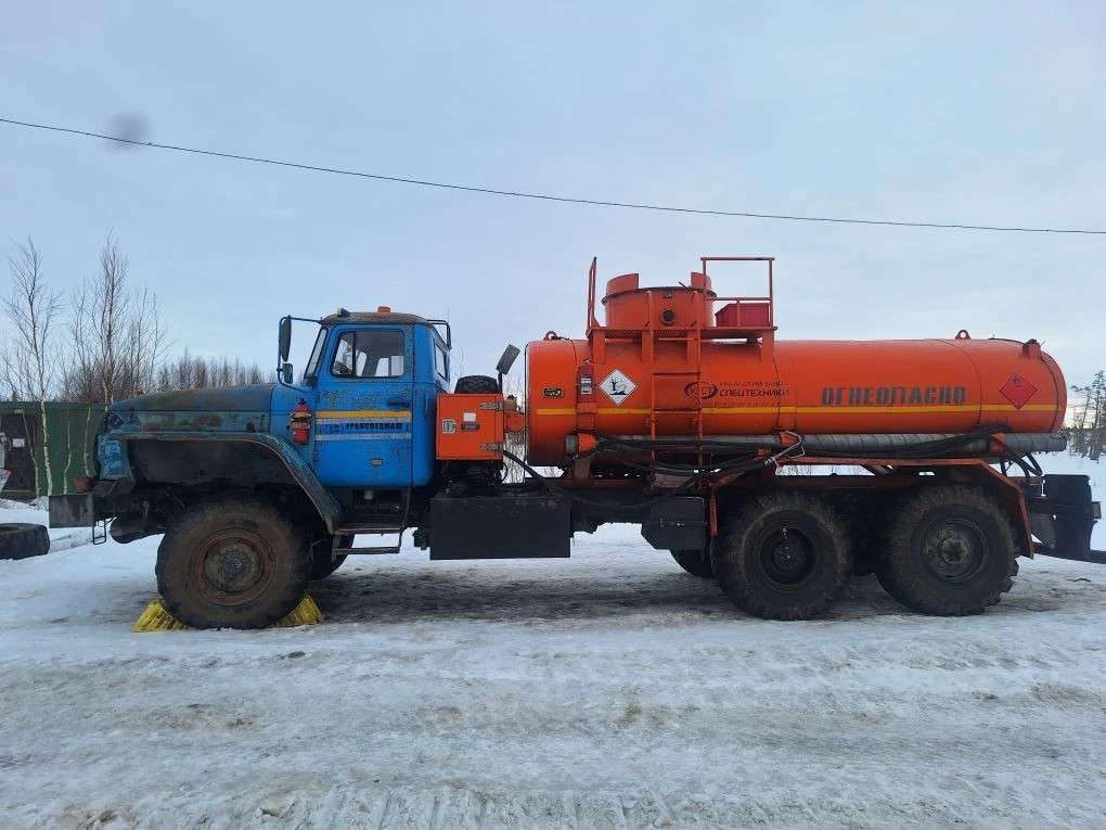 Урал 4320-1951-40 6619 специализированный заправщик, г/н Х799УТ96, VIN X89661901D0DM7019, 2013 г/в.