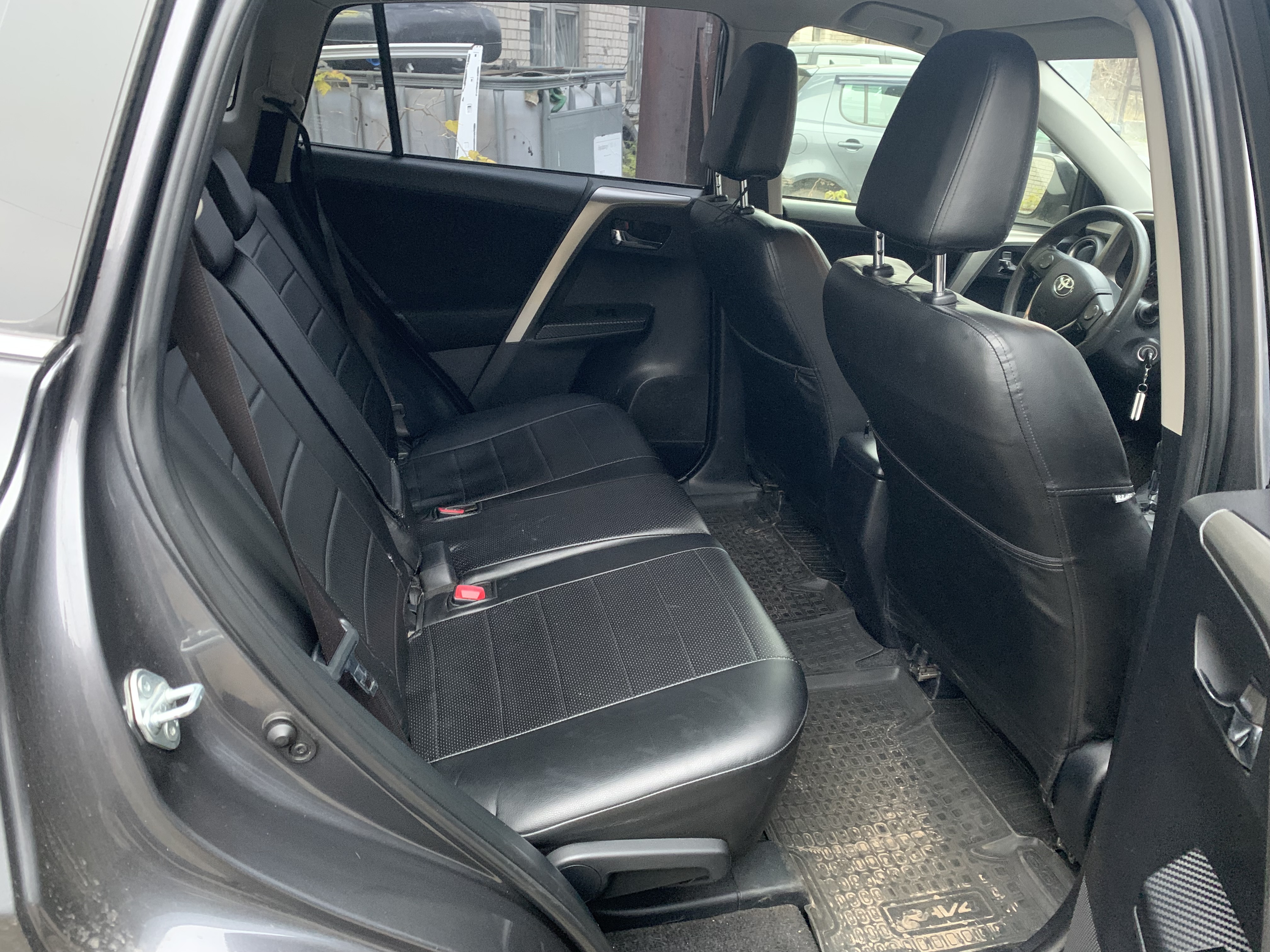 легковой автомобиль, марка Toyota модель RAV 4