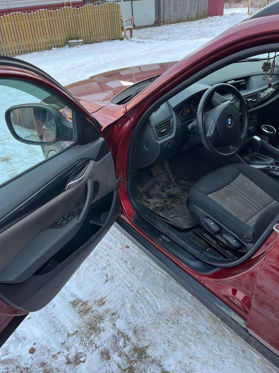 автомобиль марки, модель BMW X1 SDRIVE 18I, 2012 года выпуска, VIN WBAVL31070VS10981