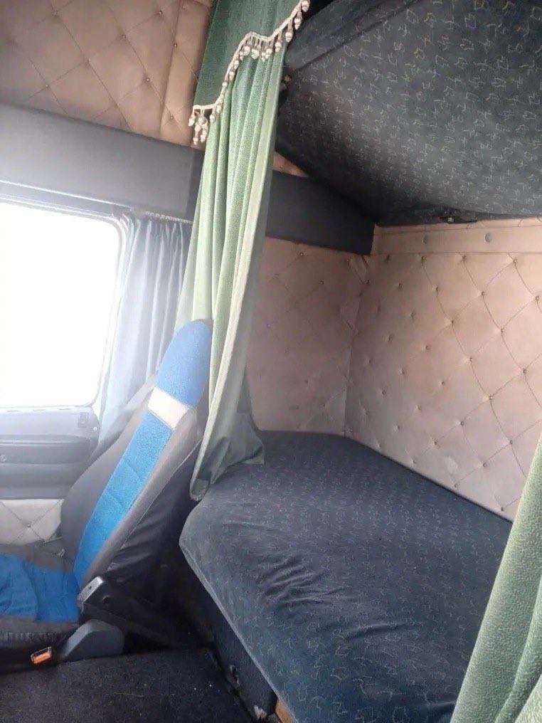 ШМИТЦ SСF 24 2003 г. VIN: SMSS7780000700606 Тех. описание: долгое время не эксплуатировался, ржавчина/сколы/вмятины по кузову. Для более точного тех. описания необходимо провести проф. диагностику.