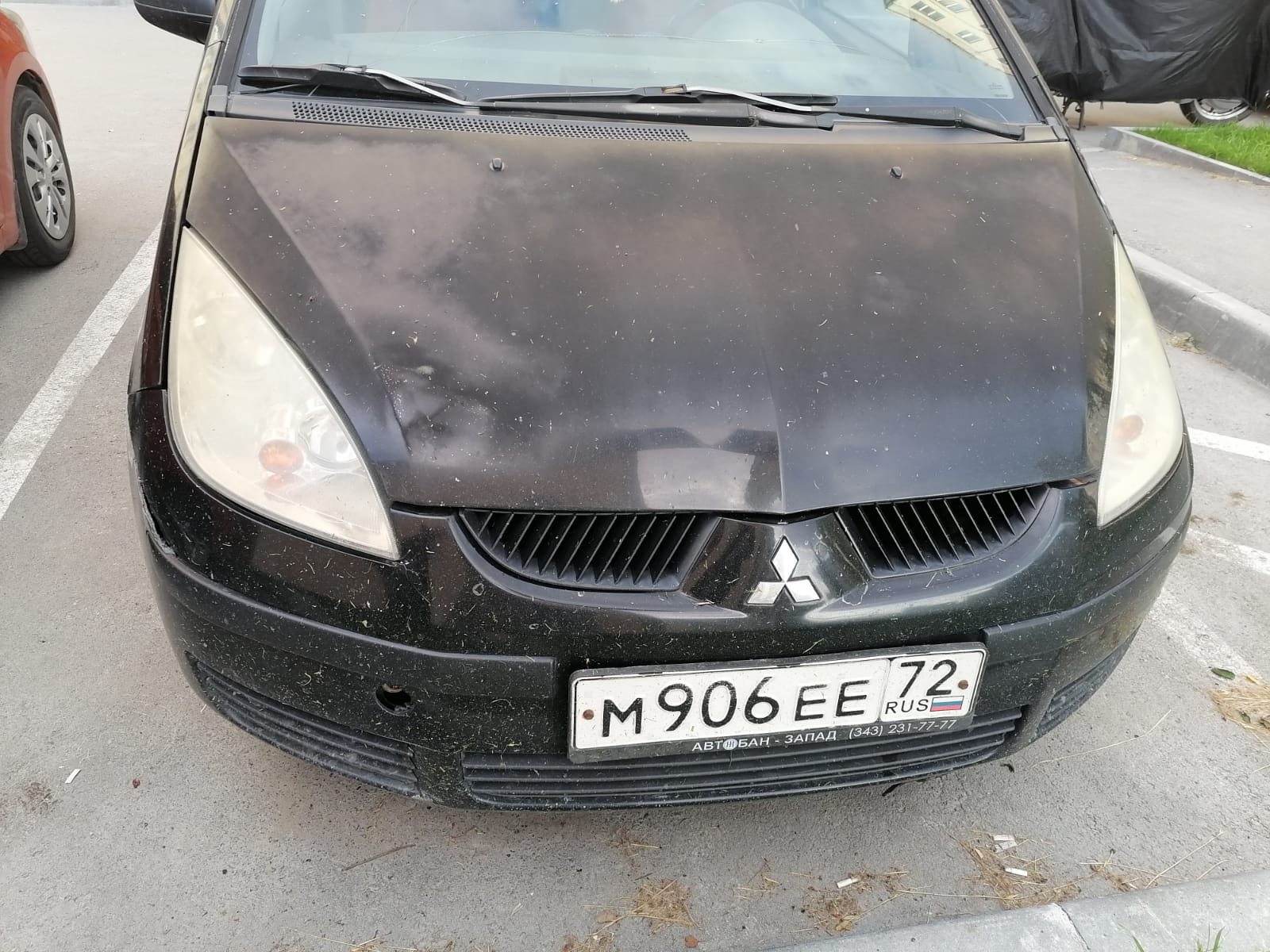Легковой автомобиль, марки Mitsubishi Colt 1.3, 2006 г.в., идентификационный номер (VIN) XMCXJZ34A5F083399, цвет кузова черный, государственный номерной знак М906ЕЕ72, паспорт ТС серия 78 ТН №206535, СТС 72 49 №592387.