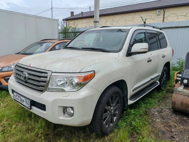 транспортное средство марки Toyota Land Cruiser 200