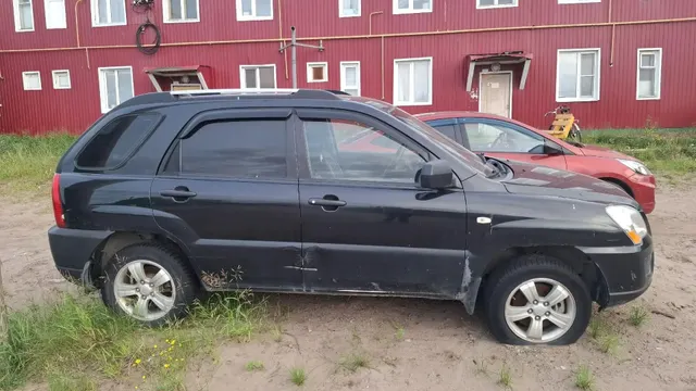 Легковой автомобиль, Марка - KIA; Модель – JES; Год изготовления – 2009; VIN - XWEKG812AA0002958. Транспортное средство в залоге у ООО «МКК Каранга»