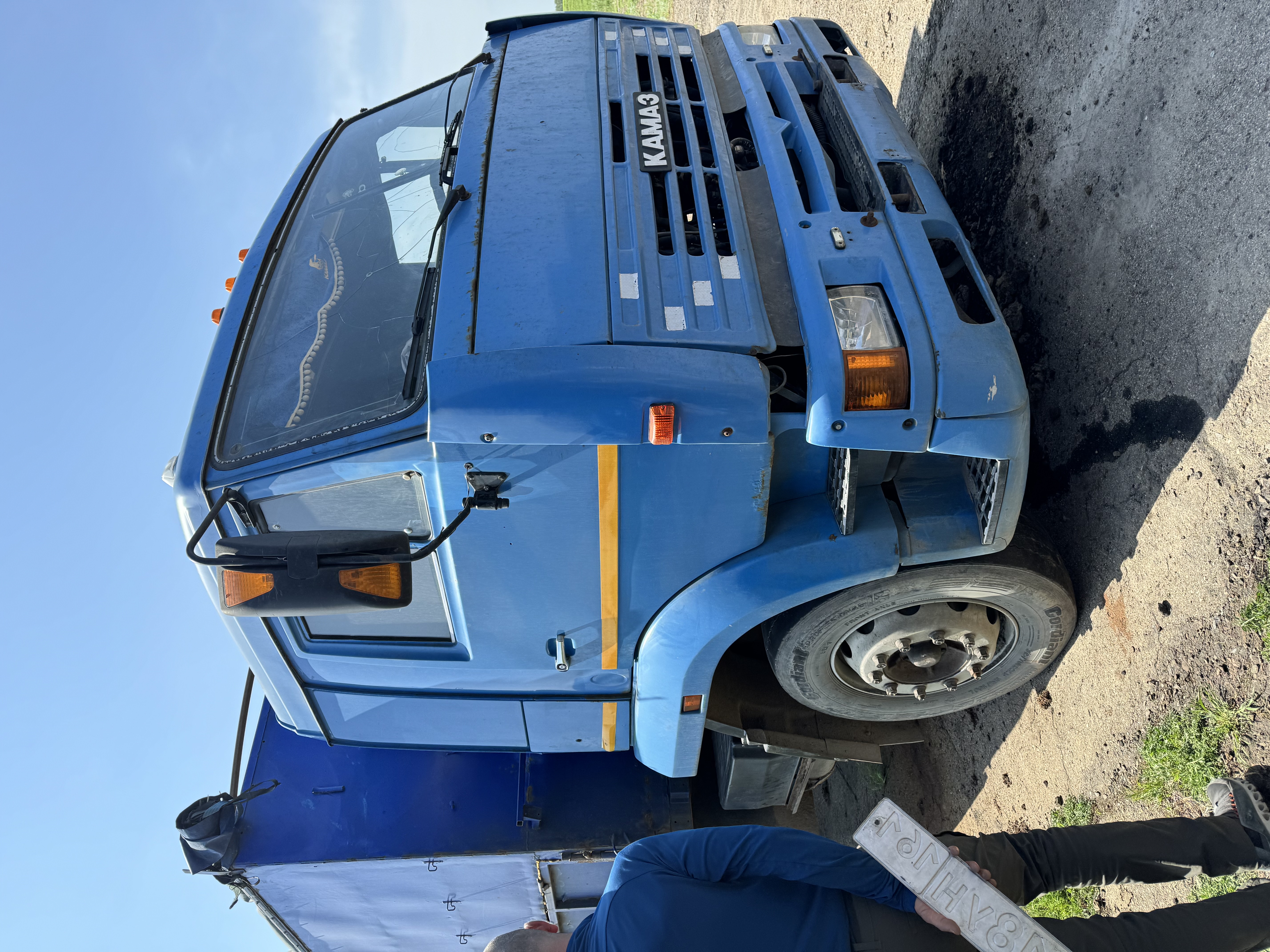 Грузовой бортовой КАМАЗ 65117, 2007 г. в., заводской номер XTC65117071134207, двигатель 74030260 72401361, идентификационный номер (VIN) XTC65117071134207, государственный регистрационный знак В818ТВ161. Реализуется без колес