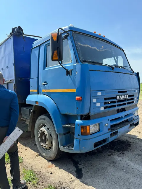 Грузовой бортовой КАМАЗ 65117, 2007 г. в., заводской номер XTC65117071134207, двигатель 74030260 72401361, идентификационный номер (VIN) XTC65117071134207, государственный регистрационный знак В818ТВ161. Реализуется без колес