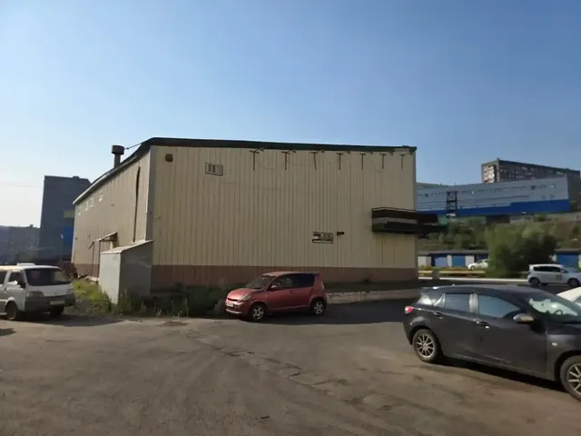 1. Здание (нежилое) кад. номер 24:55:0202003:228, 833 кв. м, Красноярский край, г. Норильск, район Талнах, ул. Федоровского, д.2А (начальная цена - 61 182 792,82 руб.) 2. Земельный участок кад. номер 24:55:0202003:53, местоположение установлено относительно ориентира, расположенного за пределами участка. Почтовый адрес ориентира: Красноярский край, город Норильск, район Талнах, улица Федоровского, 2А., 8 19 +/- 10 кв. м. (начальная цена - 5 000 000,00 руб.) Имущество, входящее в состав лота является предметом залога, установленного в пользу Федеральной налоговой службы Российской Федерации.
