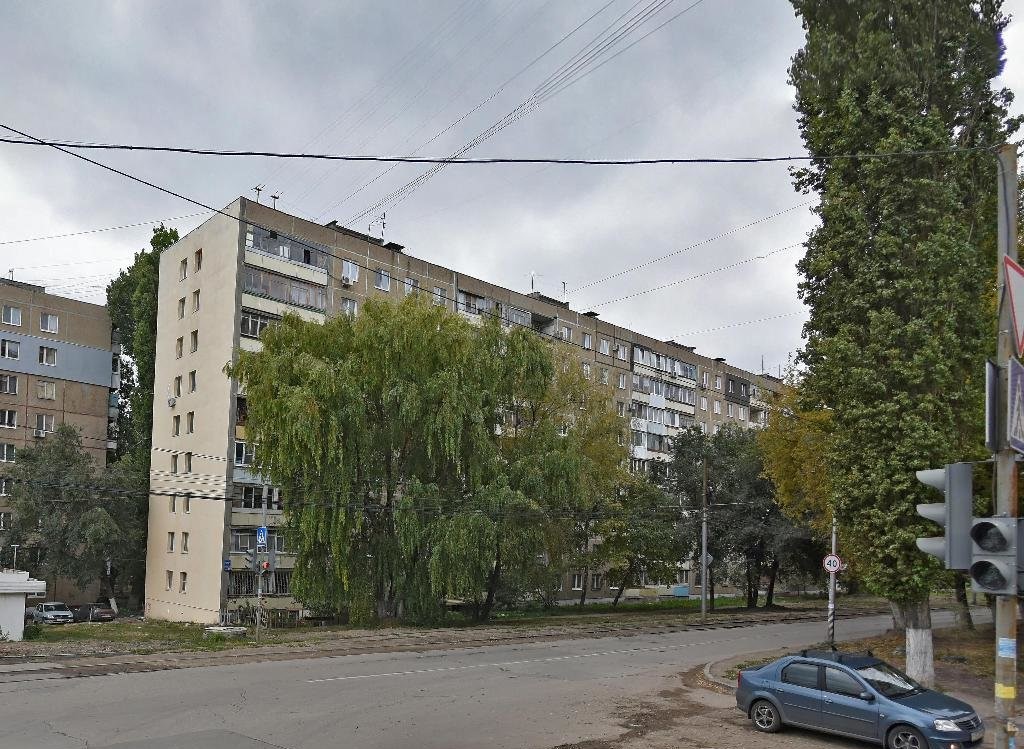 Комната - 13 кв. м, адрес: Саратовская область, г. Саратов, ул. Огородная, д. 76/78б, кв.72, 9 этаж, кадастровый номер 64:48:020636:1349, ограничения и обременения: зарегистрирован и проживает 1 человек, ведется судебная работа по выселению, наличие перепланировки/переустройства/реконструкции установить невозможно